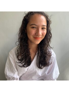 サングース(Sungoose) 小顔カットブランジュワンサイドショート