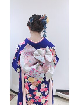 スタジオニジュウイチ(STUDIO 21) 大人っぽさUP！美シルエットのシニヨン♪