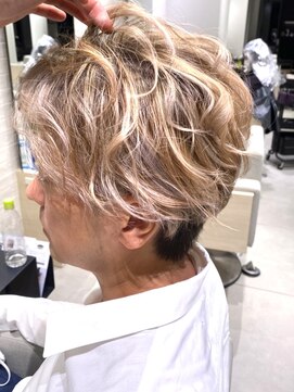 ステアケース 武蔵小杉店(stair:case) メンズ ツーブロック ハイライトカラー シルバーベージュ