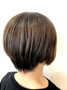 セラ(SERA) 酸性ストレートのショートスタイル