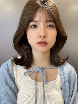 アイヴィ 表参道(IVY) シースルーバングくびれミディアム【肥田亜沙美】