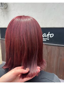 フィアート ヘアドレッシング サロン(Fiato Hairdressing Salon) ブリーチ/ピンクカラー/切りっぱなし