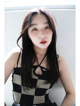 ギネス(Giness) 暗髪センターパートストレートロング「前髪アンブレラカラー」