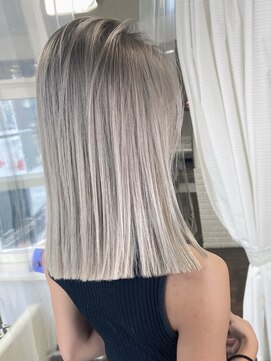 ロウル 渋谷(LOWRL) シルバーグラデーション/ブリーチ