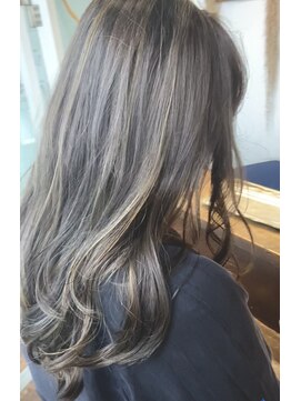 ワースホワイル(WORTH WHILE) 暗めカラーフェイスフレーミンググランマッシュアッシュカラー