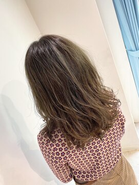 シーン 池袋(scene.) scene.【シーン】【池袋 西口徒歩3分】カーキグレージュ　美髪