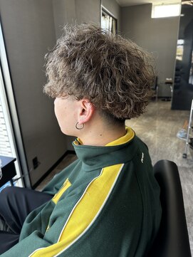 オーラ(AuRa) 波巻きパーマ×グレージュ