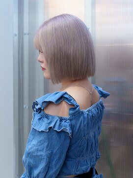 フィッツコア(FITS CORE) 切りっぱなしボブ　ホワイトシルバー