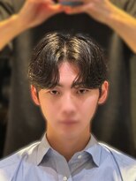 アルム オモテサンドウ(ALLM omotesando) 韓国ヘア コンマヘア カルマパーマ メンズ 表参道