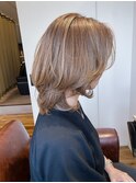 20代30代大人可愛い毛先パーマミルクティアッシュ肩ラインボブ