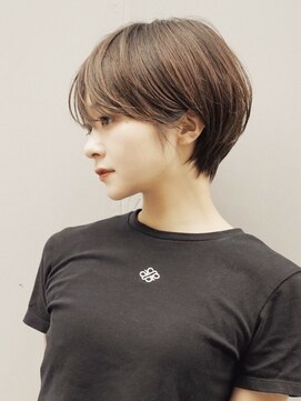 アイドットプラス 札幌大通り(i.+ODORI) 前髪あり簡単スタイリング耳かけ小顔ショートボブヘア