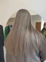 ユルク トウキョウ(jurk tokyo)&nbsp;アッシュベージュ｜赤みゼロの透明感ロングストレート表参道