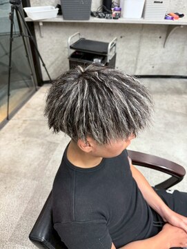 イーラ(era) メッシュツイスパパーマ/メンズ/刈り上げ/眉毛/ツイスト