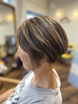 ディエゴ(DIEGO) 前下がりハンサムショート