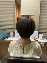 ウイバイファースト(u'i by first)&nbsp;カットはショートレイヤー カラーはグレー