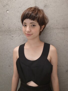 コクーン(Cocoon) カットだけで可愛くなるショートヘア☆