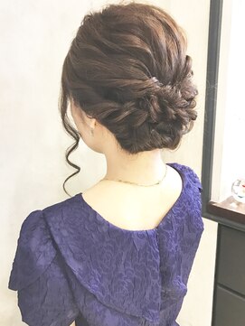 リルア 博多(LIRUA) およばれ編み込みアップ