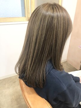 トロワ(Trois) ☆ハイライトベージュ☆