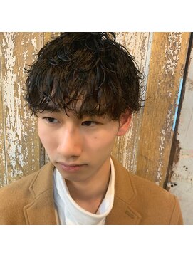 メーヴェ(Mowen) mowen 南堀江　メンズ　ニュアンスパーマ×束感ショート