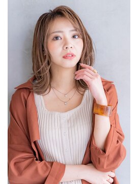 テイラー(Taylor) ［Taylor］☆大宮　アッシュブラウン×外ハネ色っぽミディ