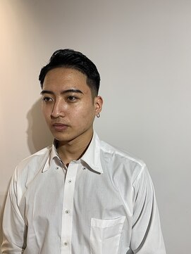 リバレッジ 広尾(Leverage) 外国人風七三フェード