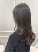 オリーブグレージュカラー　ナチュラルヘアスタイル