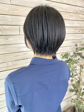 デコヘアー キートス(DECO HAIR kiitos) 黒髪/丸みショート/耳掛けショート