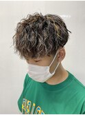 ニュアンスパーマ波巻きツイストスパイラル韓国メンズカット