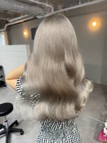 ジゼル 栄 矢場町(Giselle)&nbsp;RENYA ハイトーン ホワイトベージュカラー ケアブリーチ