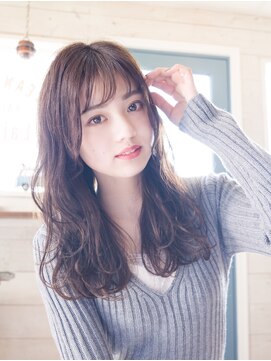 ラフューネ(Raffune) ナチュラルウェーブ/アースカラー/ニュアンスカラーぱっつん前髪