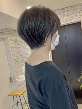 メモリーズ 銀座(Memories) 軽やかなショートヘア