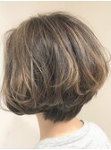 40代50代大人かわいいショートヘア白髪ぼかしハイライト[草加駅]