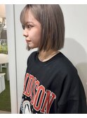 ハイトーングレージュ