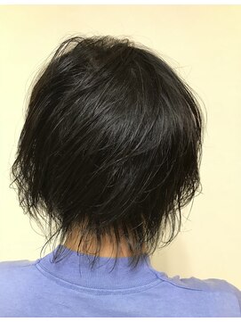 美容室 ステラ ミディアムレイヤーウルフ