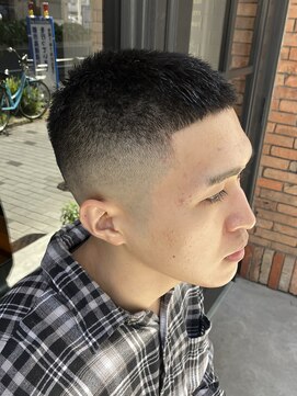 フォーコーナーズ(Four Corners) ボウズスタイル/スキンフェード/フェードカット/刈り上げ