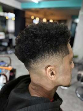 ヘアーラボ 樟葉(Hair Labo) ベリンガム スキンフェード 南楠葉