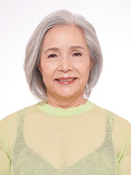 えがお美容室 奈良店 グレイヘアの方にオススメ◎白髪を活かしたショートヘア