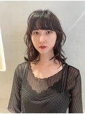 前髪あり顔周りレイヤーにパーマで垢抜けニュアンスミディアム