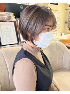 クオリス 上板橋店(QUALIS) 20代30代40代ハイライトハンサムショート前下がりボブアッシュ