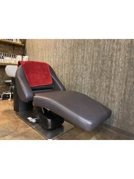 【西大路駅すぐ】日々の疲れを癒す極上のヘッドスパ★健康的な頭皮と髪へ導く、当店自慢の人気メニュー◎ 