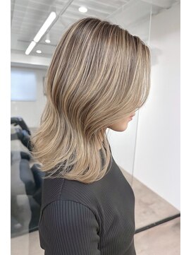 ヘアサロン エフ 渋谷(F) #バレイヤージュ　#ブロンドベージュ　#ホワイトブロンド