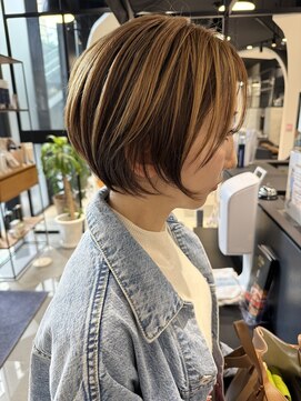 イワイナゴヤ(i i -IWAI NAGOYA-) デザインカラー × ショートスタイル