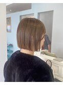 ミニボブ×ベージュ