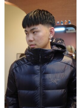 エディ(Edy) メンズ刈り上げスキンフェードスパイキーショート眉毛カット