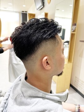 デザイニングヘアードゥ(designing hair Deux) メンズスキンフェード　【メンズ/メンズカット/メンズショート】
