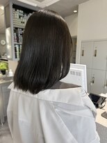 ログ(log) ニュアンスパーマ 髪質改善カラー 顔まわり レイヤー 艶髪