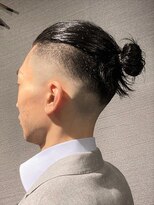 ビーダンディー(Bee dandy)&nbsp;ビジネスマンバン ツーブロック スキンフェードカット