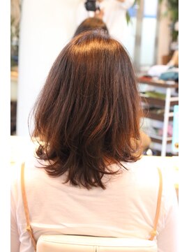 アトリエアルシュ(atelier ARCHE) ハナヘナで艶髪ミディアム