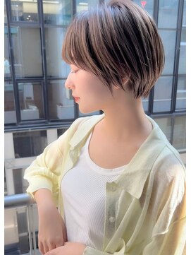 アイユー(ii+U) ショートボブ　耳掛け　小顔カット　シースルーバング