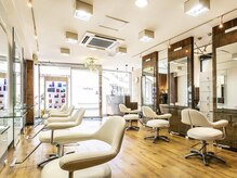 ジャストヘア ラポール 北久里浜店(just hair RAPPOR)の雰囲気（ウッドのテイストで落ち着いた癒やし空間フロアです）